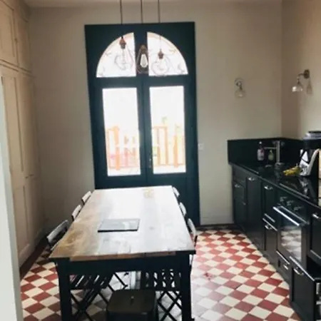 Holiday home La Petite Jacqueline, Maison Classee 3 Etoiles, Hyper Centre Face